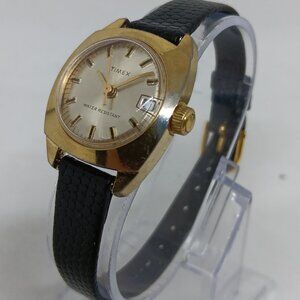 VINTAGE 1970s Timex Women's 25mm Manual Wind Gold Tone Leather Strap Date Watch
